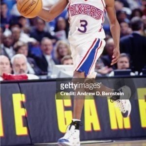 Hall Of Fame Allen Iverson Reebok Question (Vintage) With Original shock Pads!